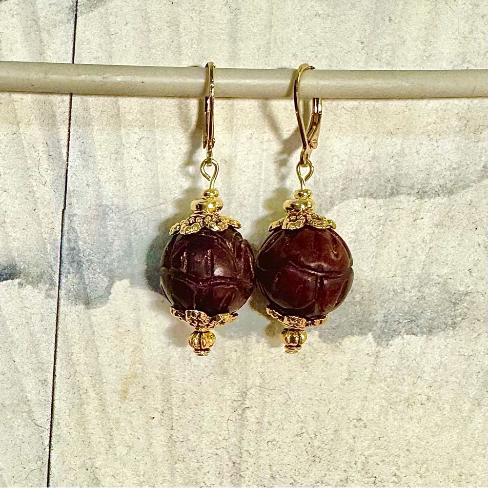 Artisan Burgundy Carved Jade Pierced Earrings w gold plated bead capsyes u under